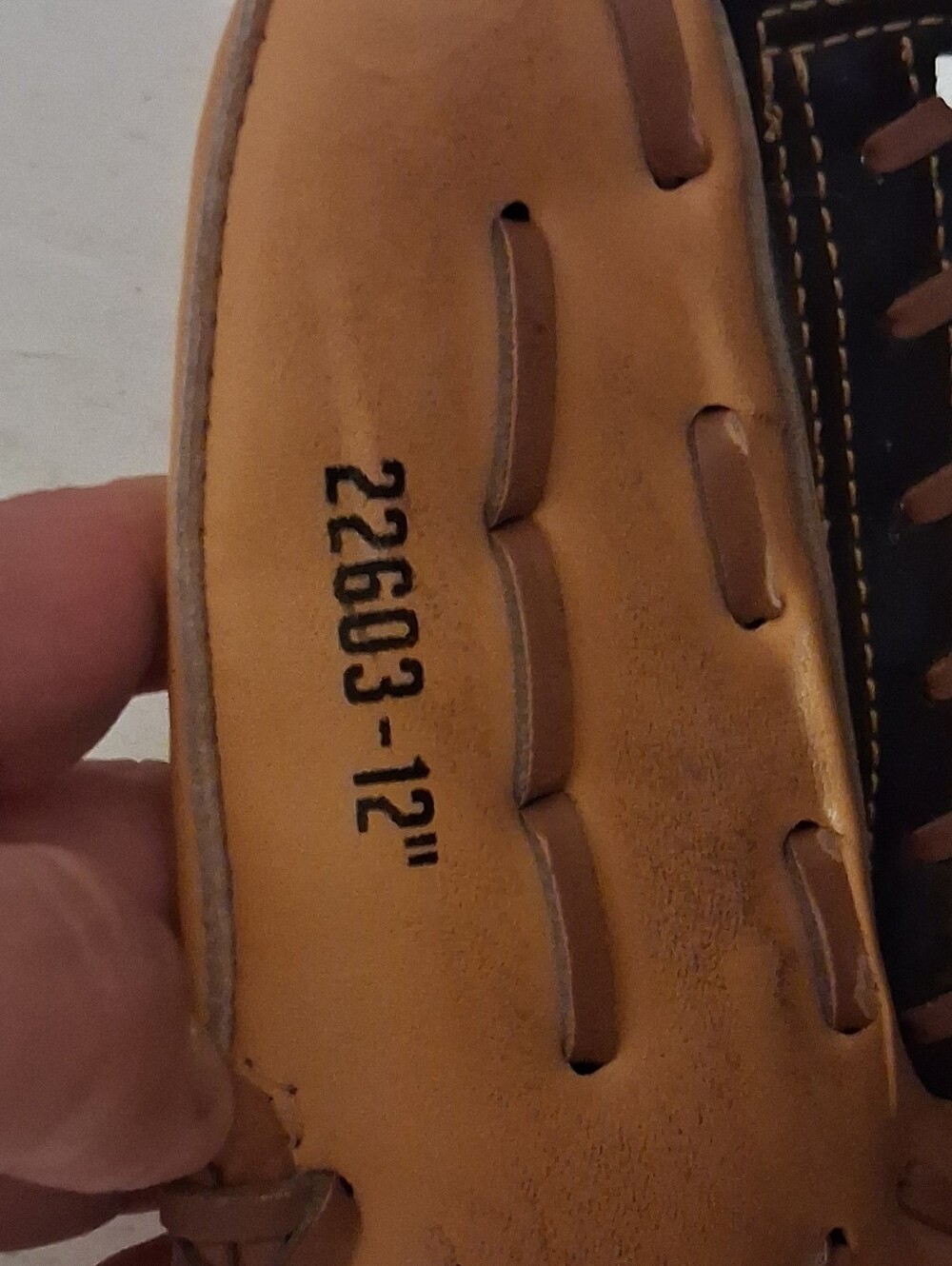 Franklin 12" Field Master Series Baseball Glove 22603-12" - Picture 5 of 7